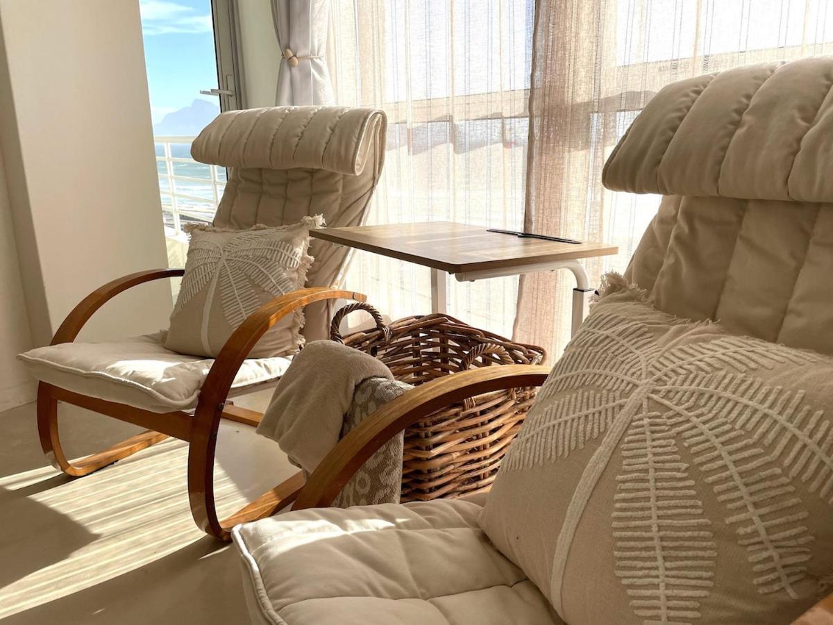 Ugly Duckling Blouberg Apartment